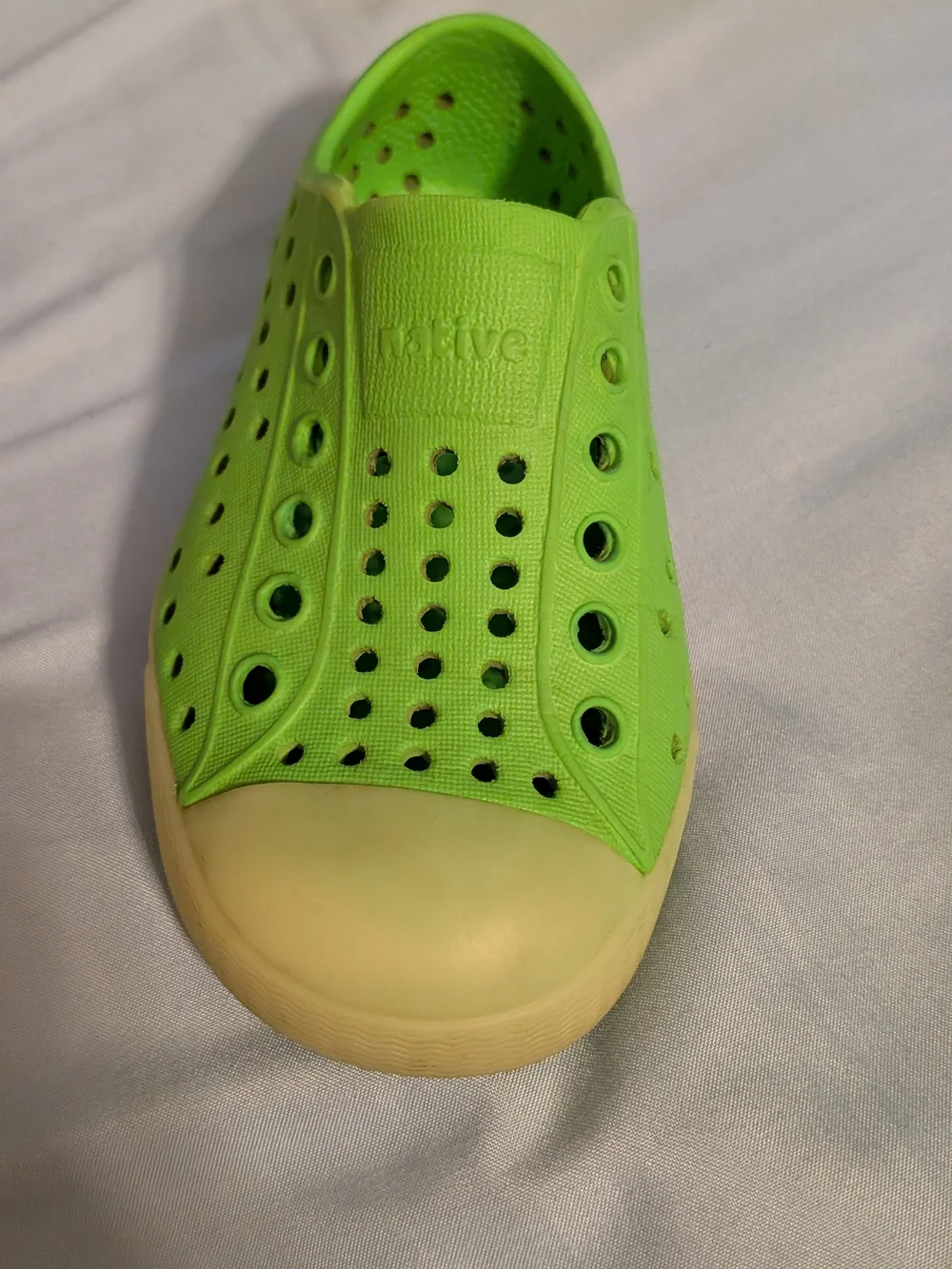 Native Jefferson Glow In The Dark Shoes in Bright Green